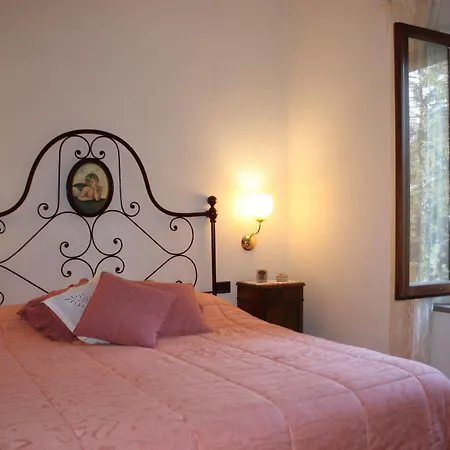 Donna Nobile San Gimignano