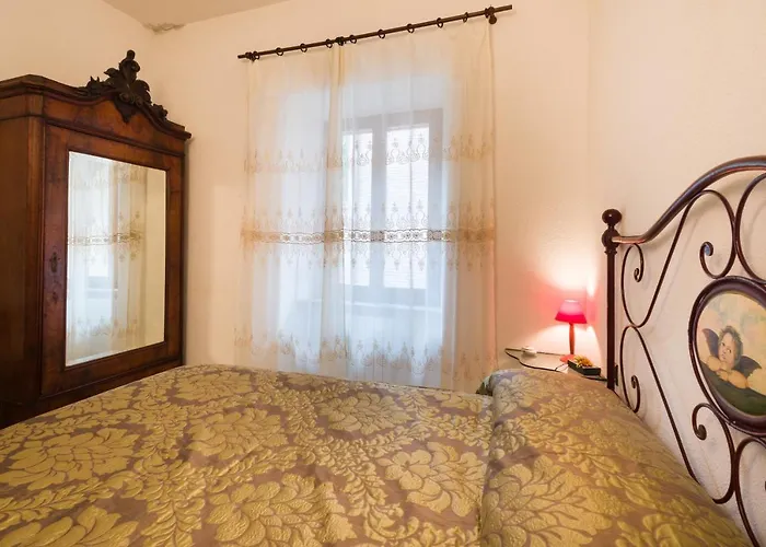 Donna Nobile Pensión San Gimignano